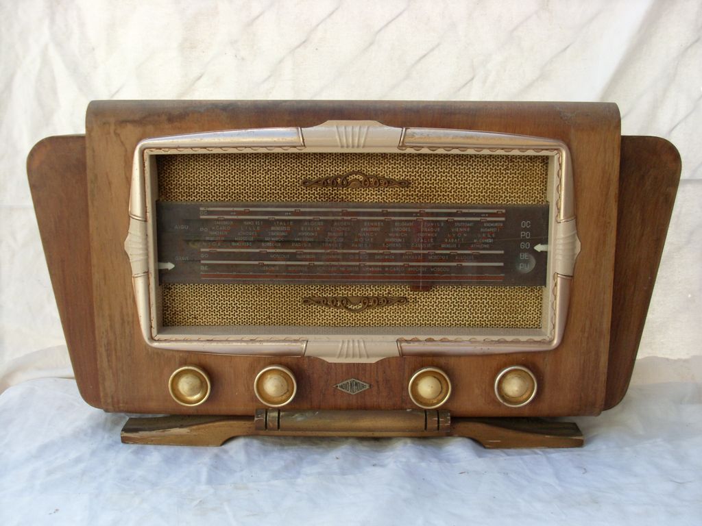 RADIO NEMOURS Sans Type 1952 [1024x768].JPG